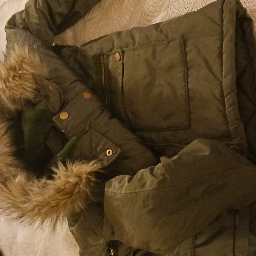 Fluffly jacket - Picture 2 of 4